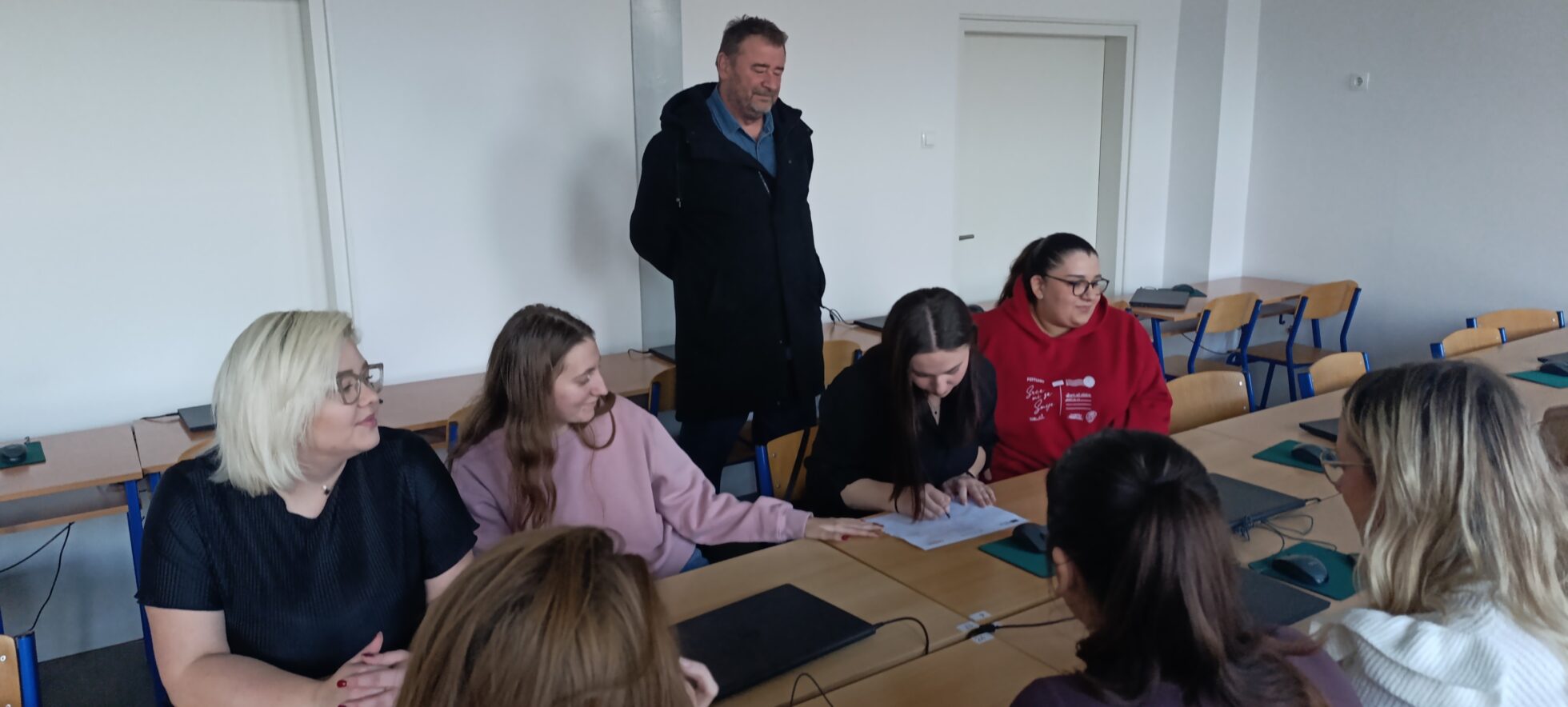 sudionici akcijskog istraživanja i projekta e-Sveučilišta sa Sveučilišta u Slavonskom Brodu